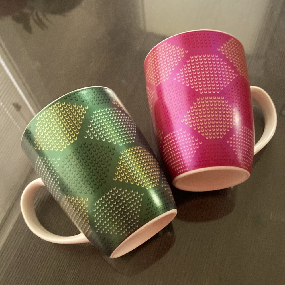 SET  OF 6 MEDIUM HOLIDAY COFFEE MUGS